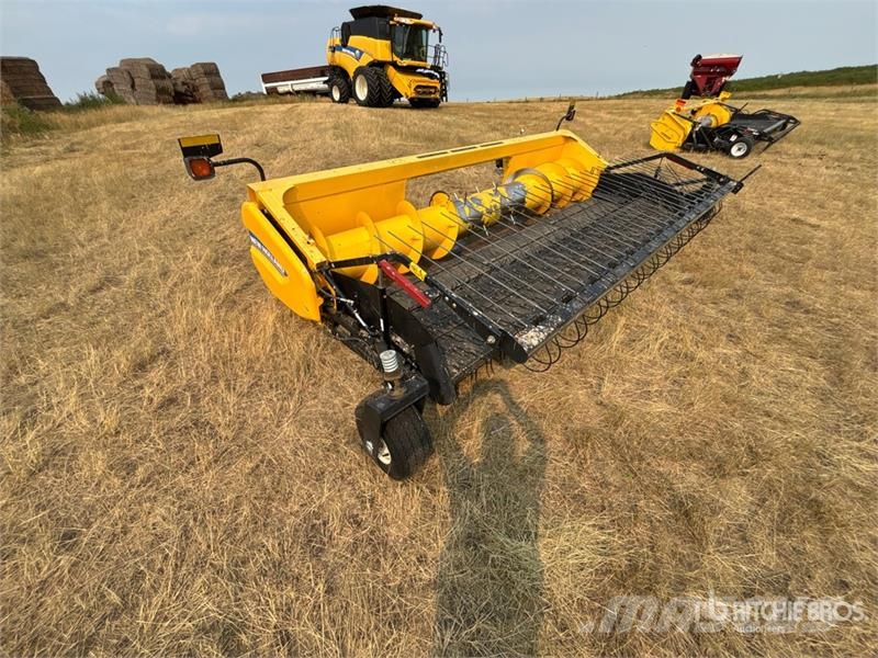 New Holland 790CP-15 15 ft Combine Pickup Header Cabezales de cosechadoras combinadas