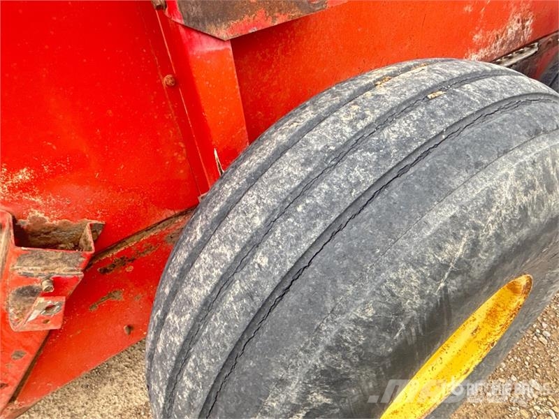 New Holland 795 T/A Manure Spreader Kuivalannan levittimet