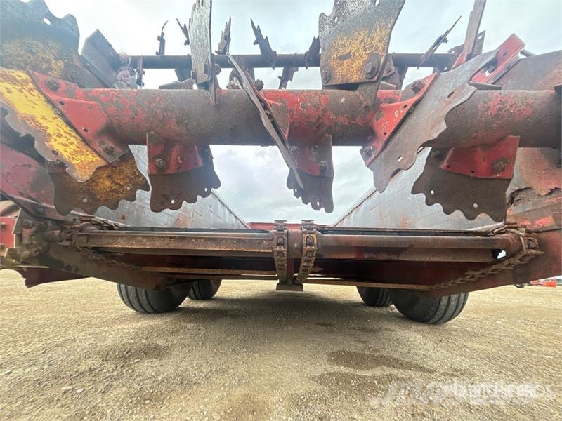 New Holland 795 T/A Manure Spreader Kuivalannan levittimet