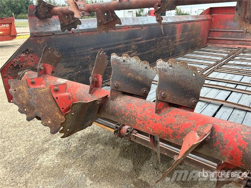 New Holland 795 T/A Manure Spreader Kuivalannan levittimet