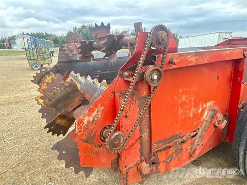 New Holland 795 T/A Manure Spreader Kuivalannan levittimet
