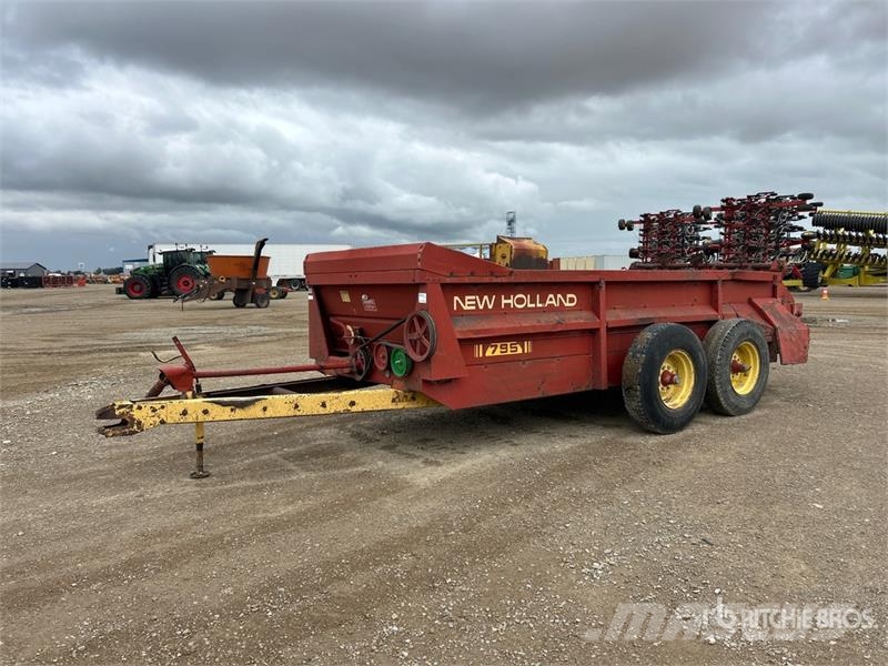 New Holland 795 T/A Manure Spreader Kuivalannan levittimet