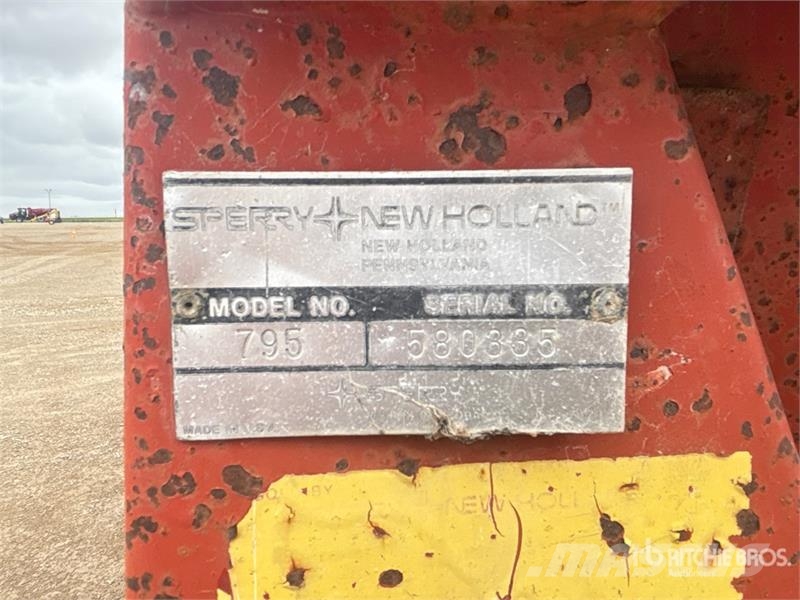 New Holland 795 T/A Manure Spreader Kuivalannan levittimet