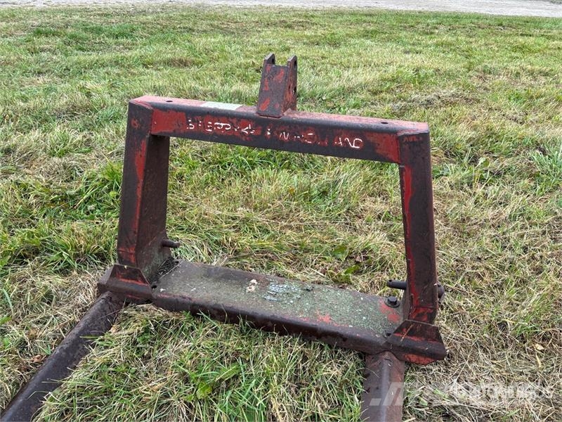 New Holland 80 60 in 3-Point Bale Forks Other tractor accessories