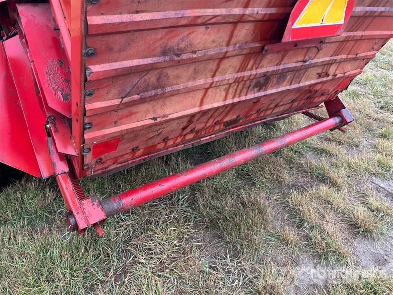 New Holland 851 Round Baler Rolo balirke