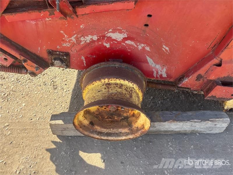 New Holland 851 Round Baler محزمات مستديرة