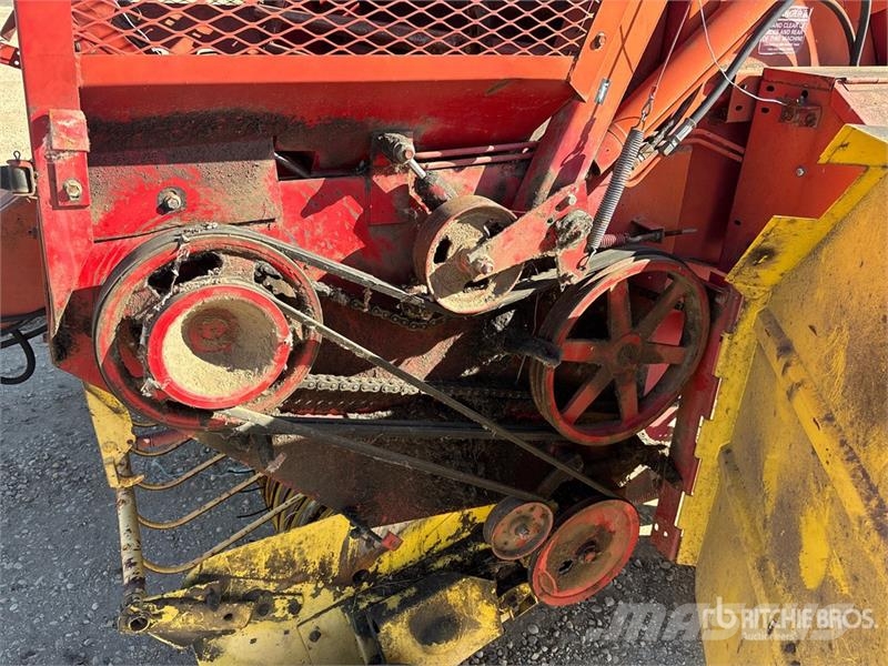 New Holland 851 Round Baler محزمات مستديرة