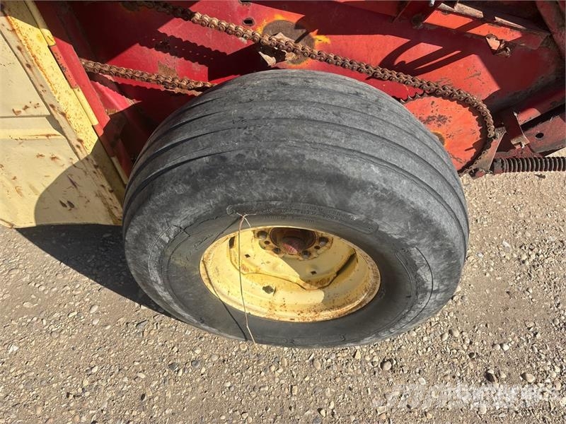 New Holland 851 Round Baler محزمات مستديرة