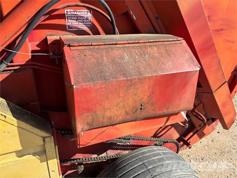New Holland 851 Round Baler محزمات مستديرة