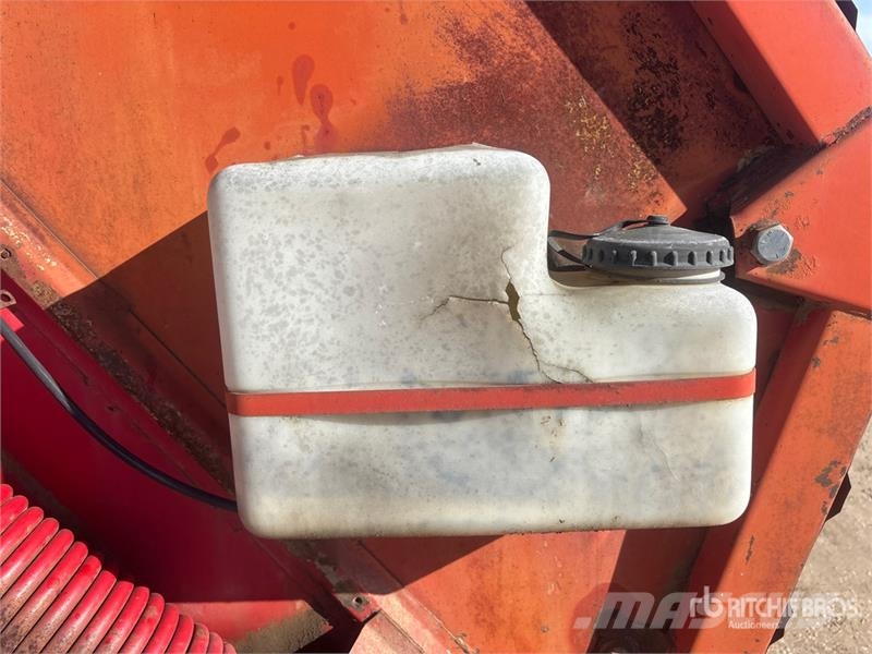 New Holland 851 Round Baler محزمات مستديرة