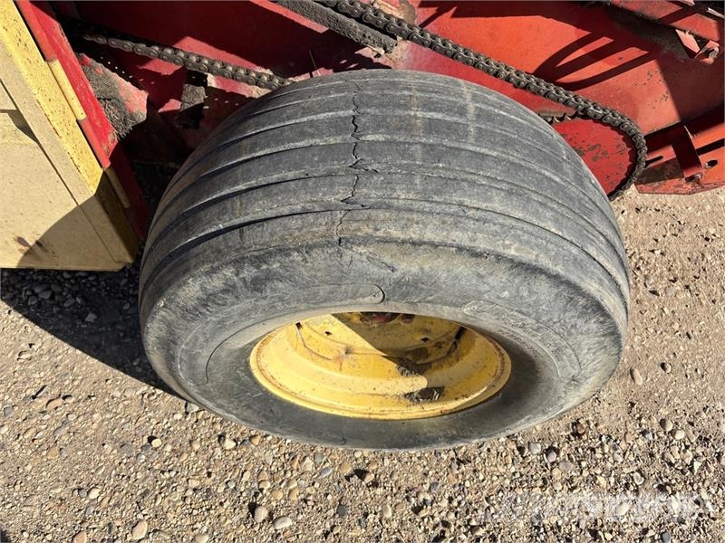 New Holland 851 Round Baler محزمات مستديرة