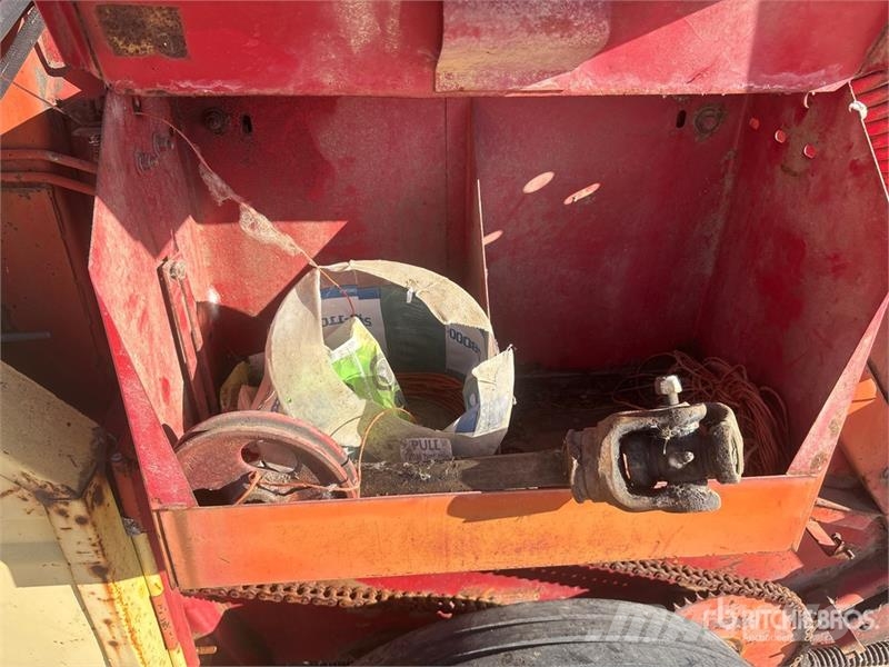 New Holland 851 Round Baler محزمات مستديرة