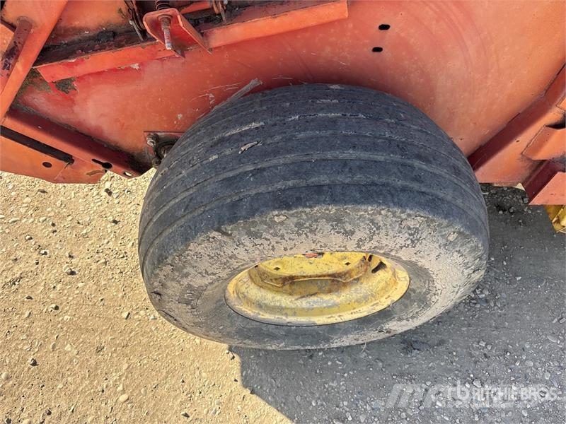 New Holland 851 Round Baler محزمات مستديرة