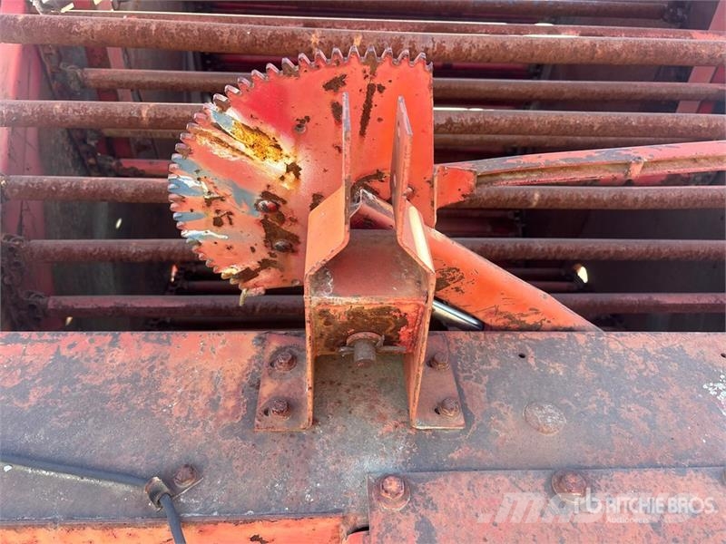 New Holland 851 Round Baler محزمات مستديرة