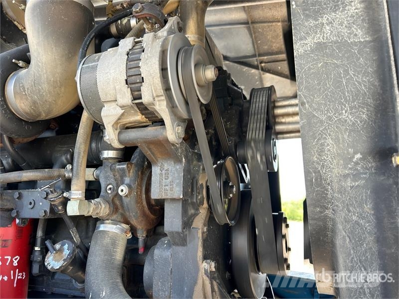 New Holland 9482 Articulated 4WD Tractor ماكينات زراعية - غير ذلك