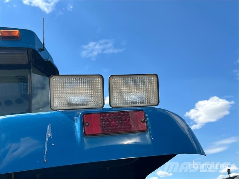 New Holland 9482 Articulated 4WD Tractor ماكينات زراعية - غير ذلك