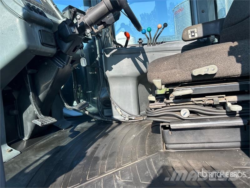 New Holland 9482 Articulated 4WD Tractor Сільгосптехніка - Інші