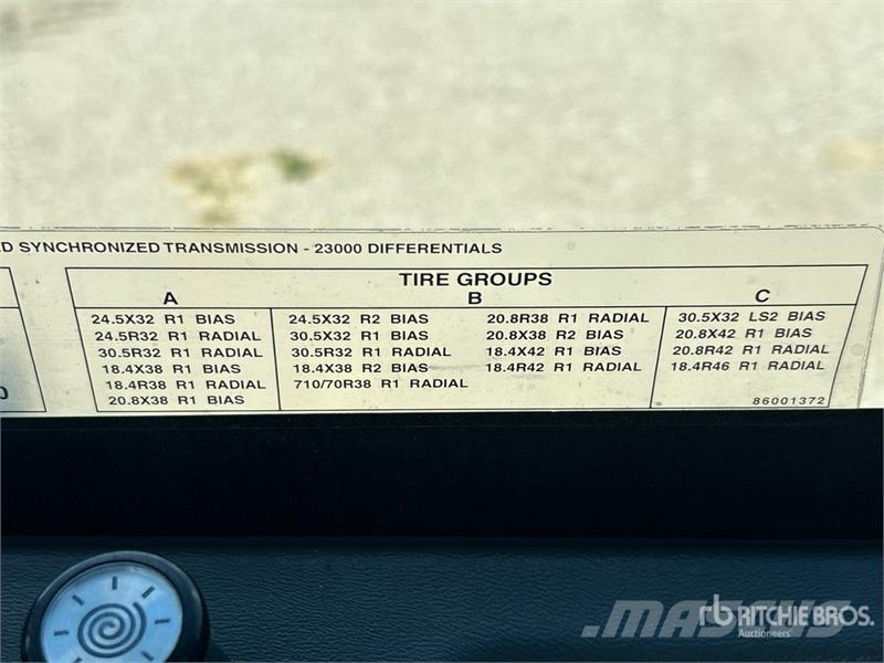 New Holland 9482 Articulated 4WD Tractor ماكينات زراعية - غير ذلك