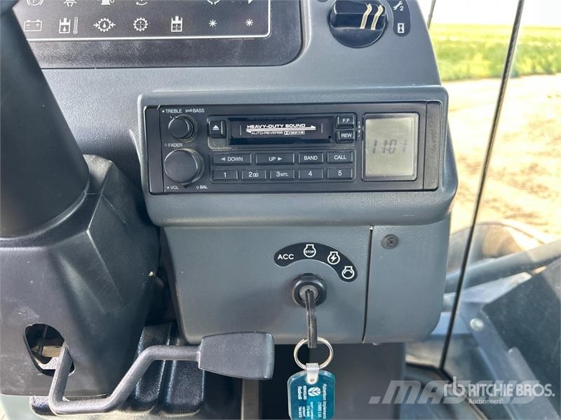 New Holland 9482 Articulated 4WD Tractor ماكينات زراعية - غير ذلك