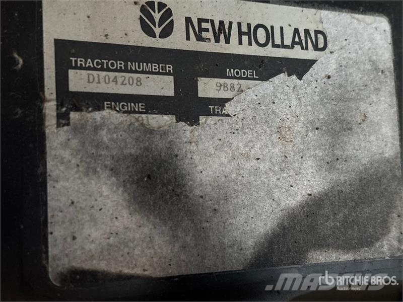 New Holland 9882 4WD Tractor الجرارات