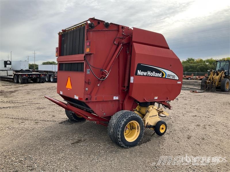 New Holland BR780A Pyöröpaalaimet