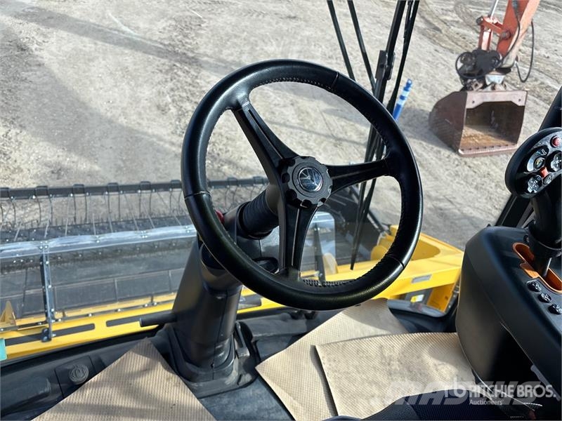 New Holland CR 10.90 Combine Harvester Kombájnok