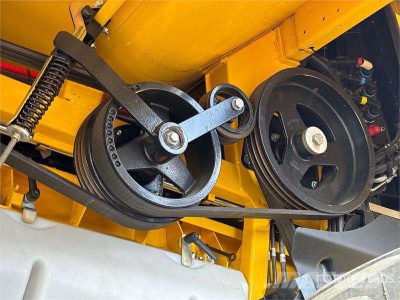 New Holland CR 10.90 Combine Harvester Kombájnok