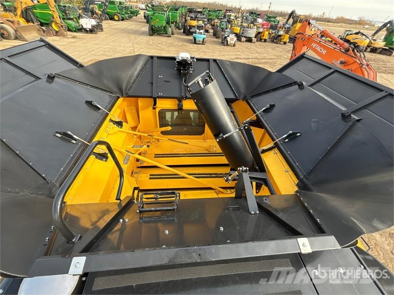 New Holland CR 10.90 Combine Harvester Kombájnok