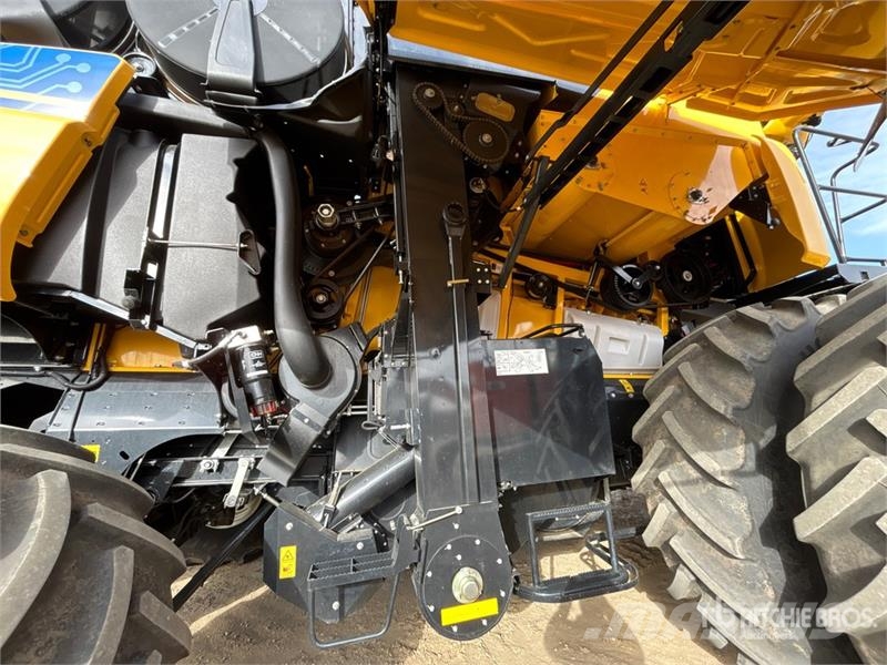 New Holland CR10.90 Combine Harvester Kombajni