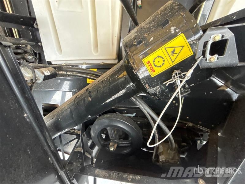 New Holland CR8090 حصادات