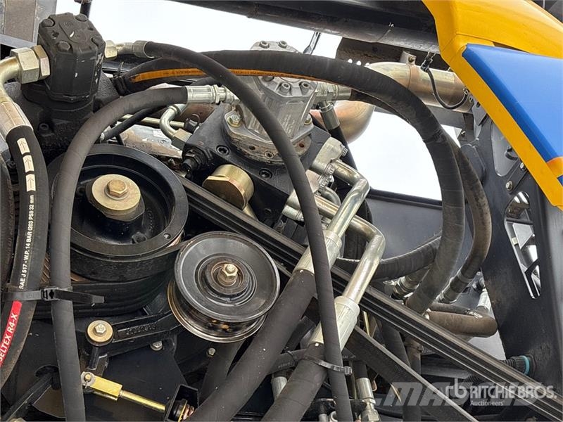 New Holland CR8090 حصادات