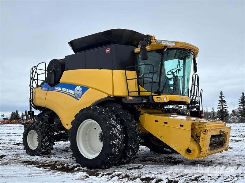 New Holland CR8090 حصادات