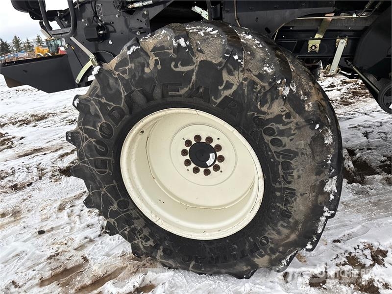 New Holland CR8090 حصادات