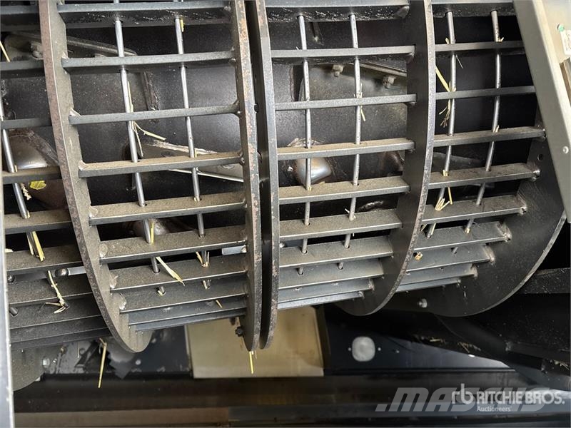 New Holland CR8090 حصادات