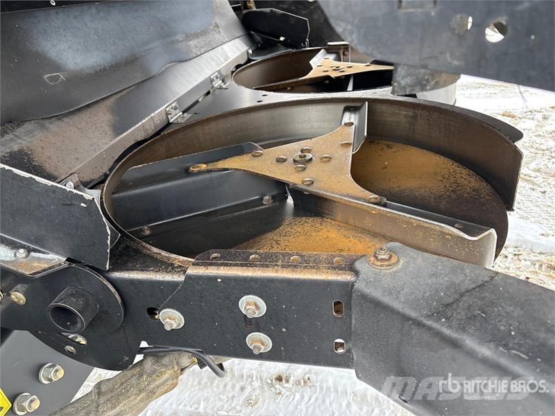 New Holland CR8090 حصادات