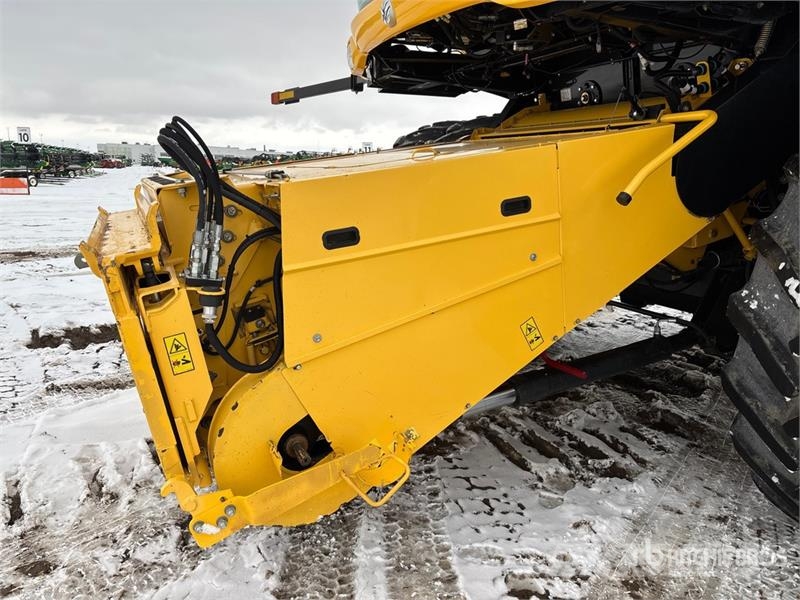 New Holland CR8090 حصادات