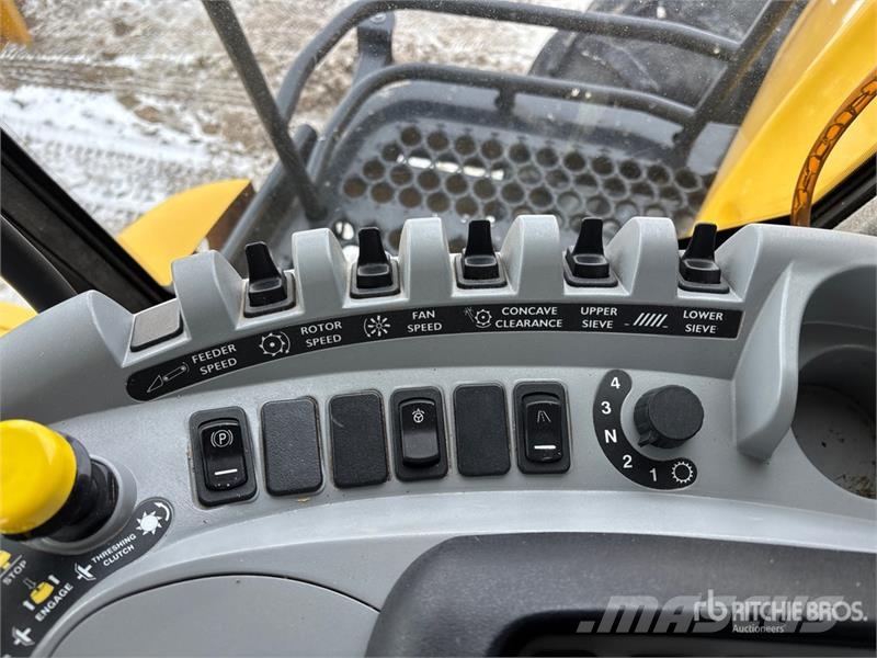 New Holland CR8090 حصادات