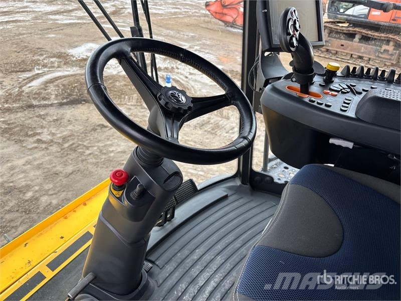 New Holland CR9.90 Combine Harvester Kombájnok