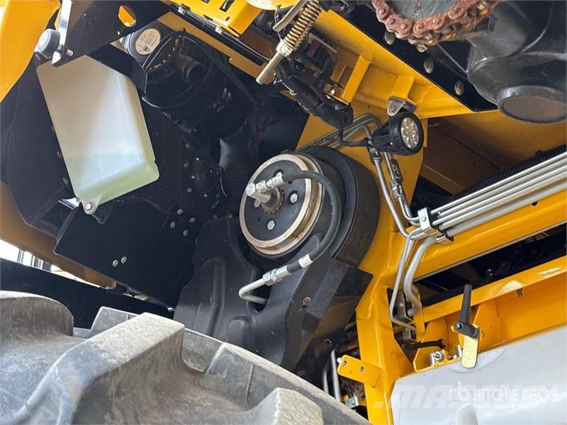 New Holland CR9.90 Combine Harvester Kombájnok