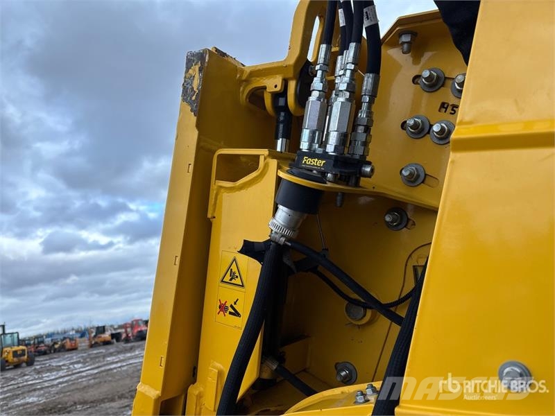 New Holland CR9.90 Combine Harvester Kombájnok