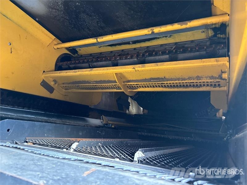 New Holland CR9.90 Combine Harvester Combine de secerat