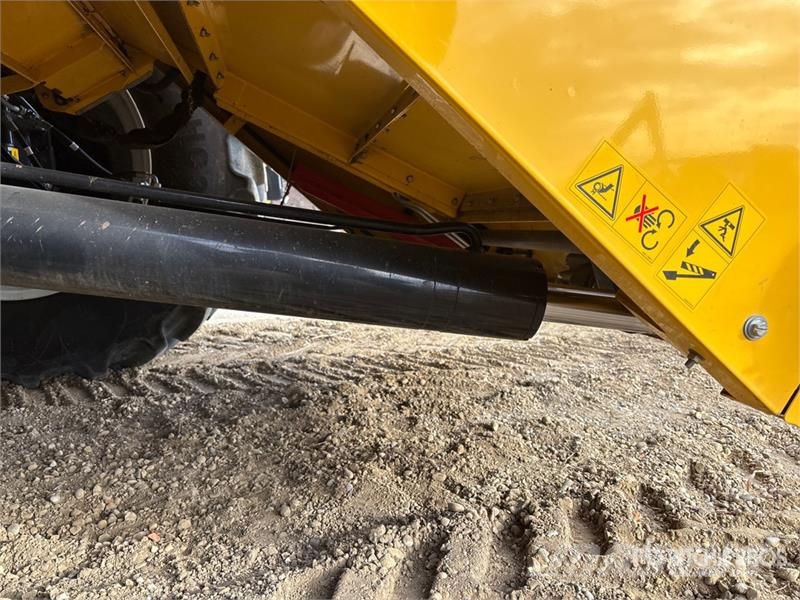 New Holland CR9.90 Revelation Combine Harvester Mejetærskere