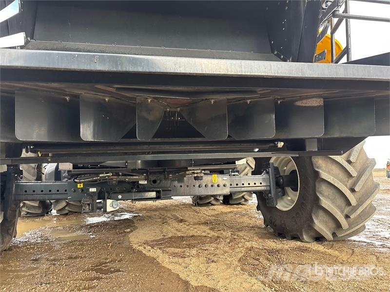 New Holland CR9.90 Revelation Combine Harvester Mejetærskere