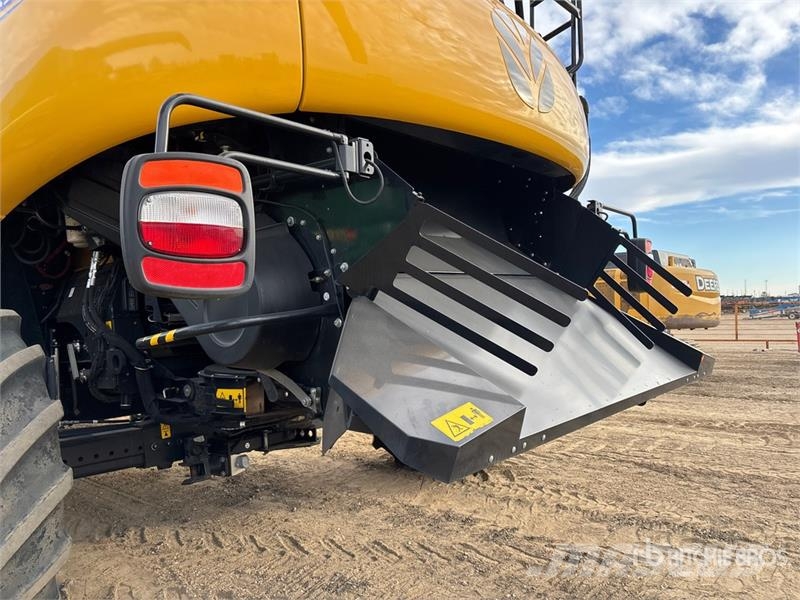 New Holland CR9.90 Revelation Combine Harvester Mejetærskere