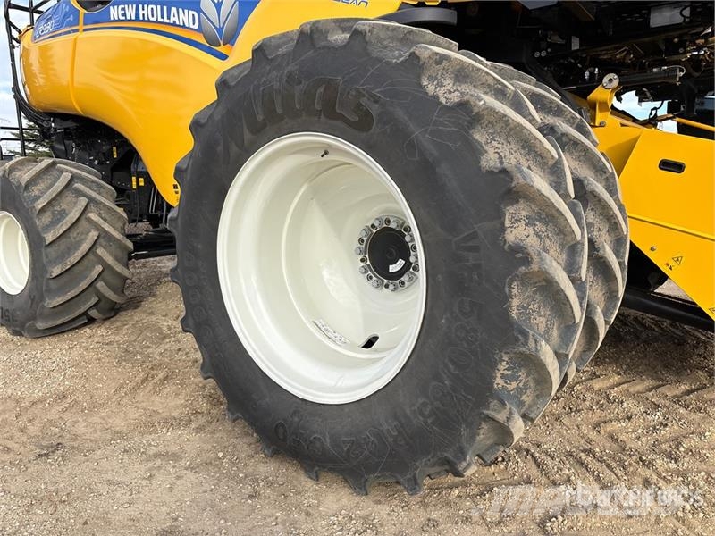 New Holland CR9.90 Revelation Combine Harvester Mejetærskere