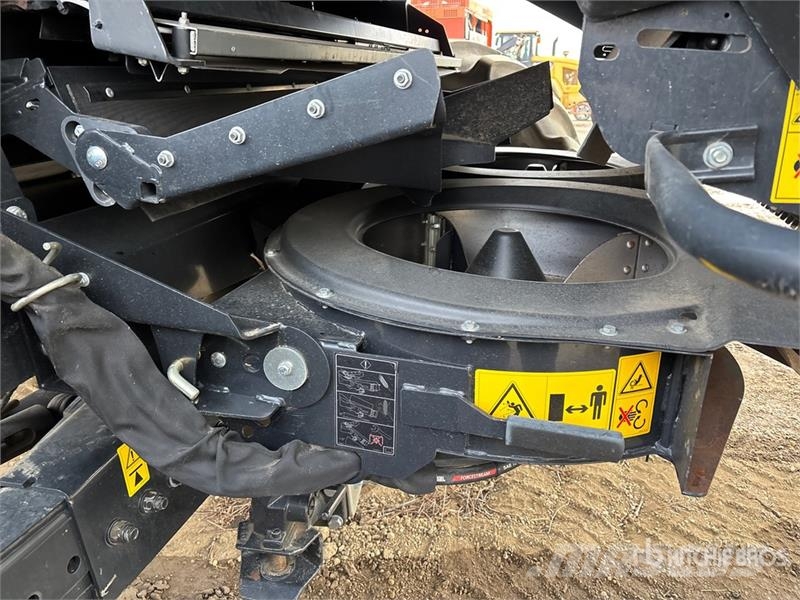 New Holland CR9.90 Revelation Combine Harvester Mejetærskere