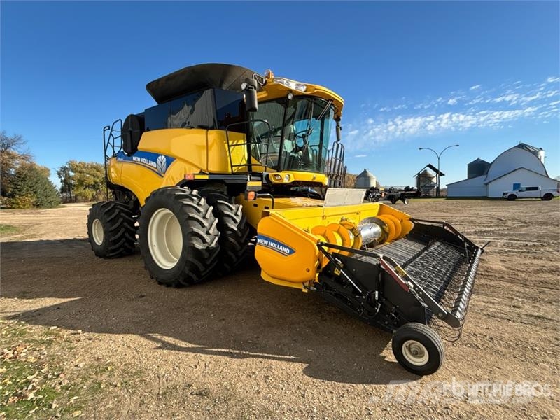 New Holland CR9090 حصادات