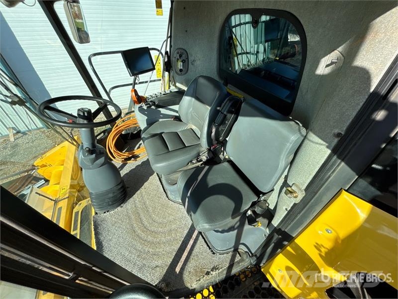 New Holland CR9090 حصادات