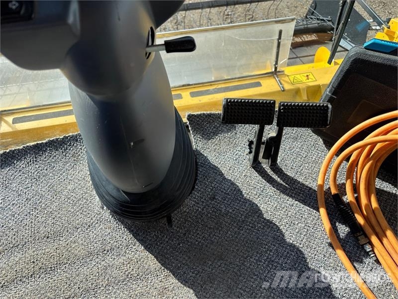 New Holland CR9090 حصادات