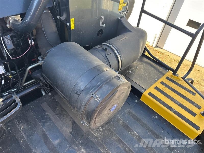 New Holland CR9090 حصادات